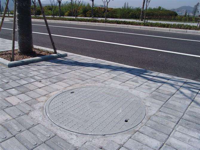  井盖也是时代发展的一种象征